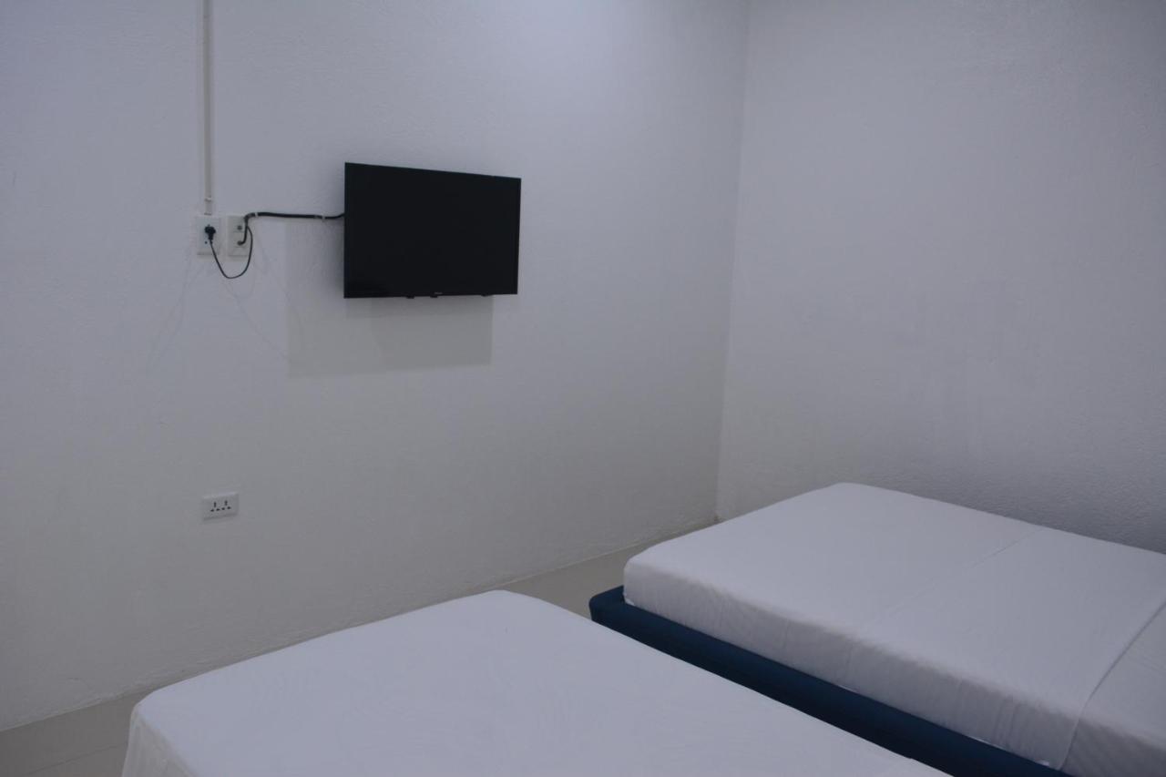 Sergi'S Resort And Hotel Palompon 外观 照片
